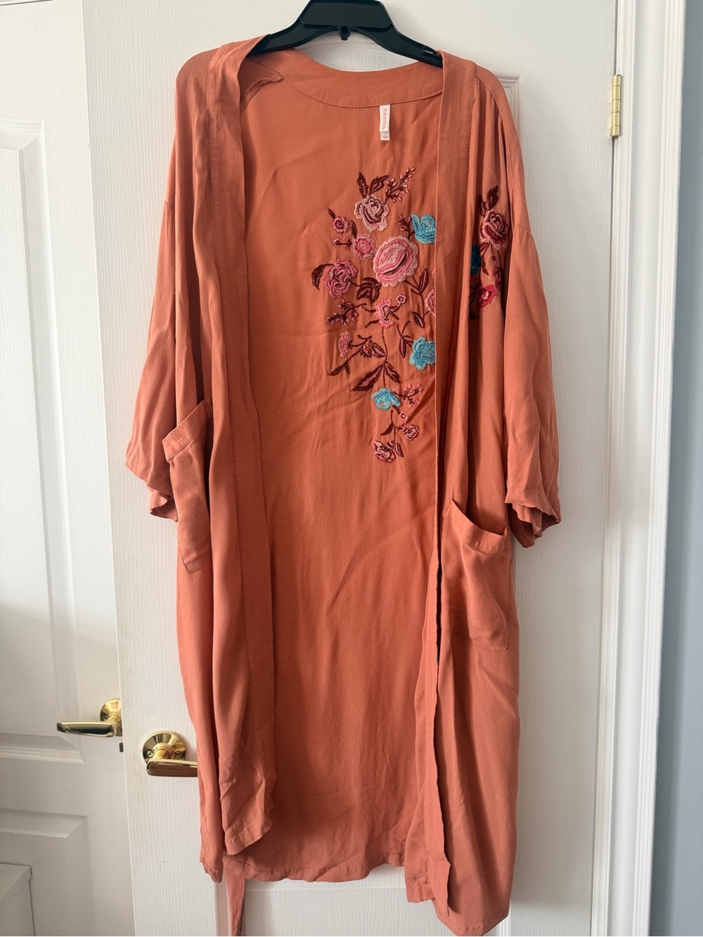 Xhilaration Mauve / Rust Floral Embroidered Long Sleeve Kimono Robe Size L